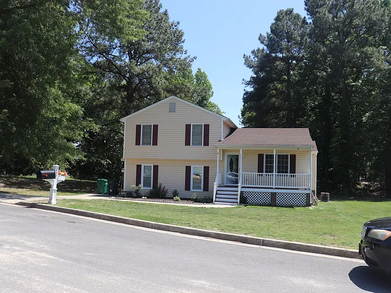 6001 Yates Ln — Photo 3