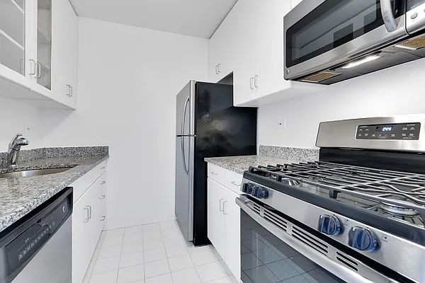 Rented by Cooper & Cooper Real Estate | media 19