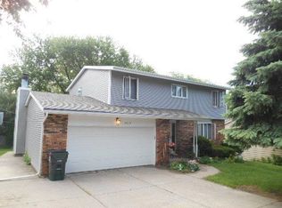 3919 Fernwood Ave, Davenport, IA 52807