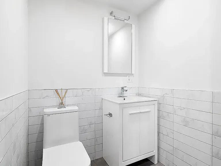 185 Schaefer St #1B — Photo 9