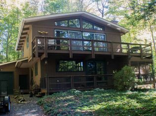 2425 Overlook Ln, Pocono Pines, PA
