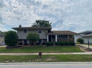 19140 Greenbay Ave, Lansing, IL 60438