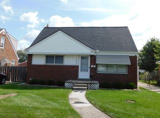 25094 Waldorf St, Roseville, MI 48066