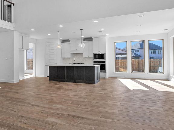 7th image of this home