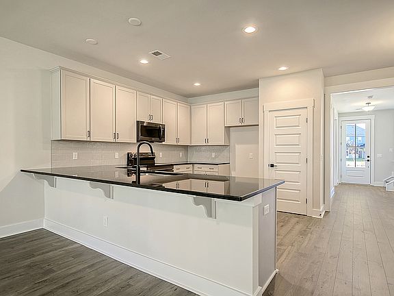 2nd image of 5112 Park Creek Ave