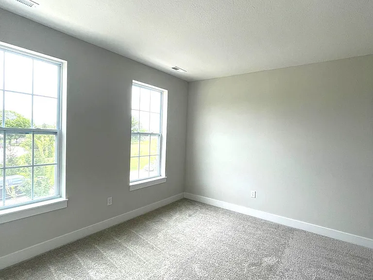 736 Kinzer Ave — Photo 16
