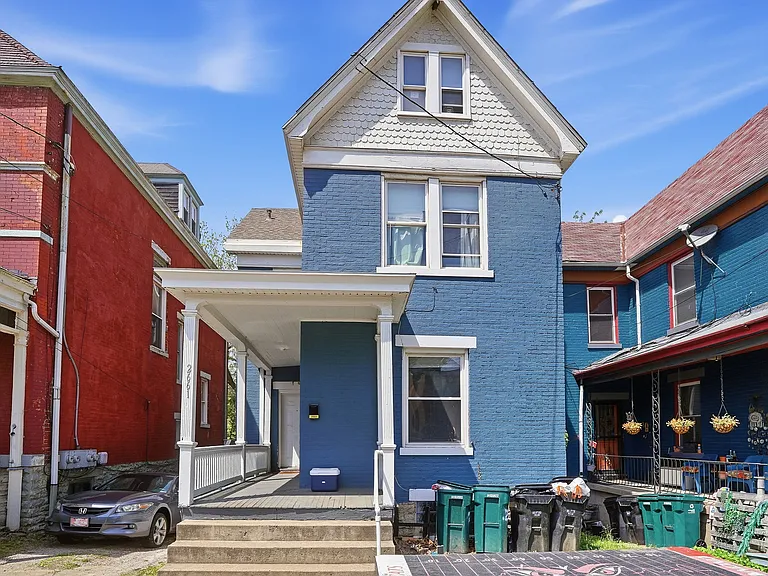 2661 Bellevue Ave — Photo 1