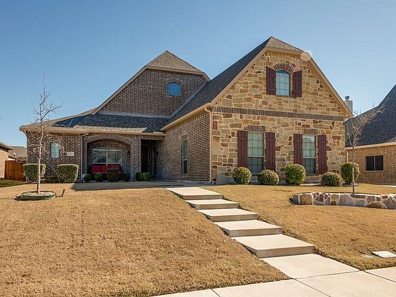 3rd image of 714 Lorraine Ln