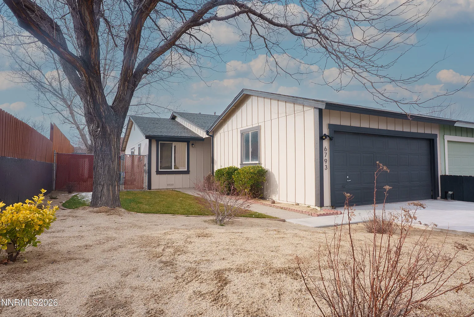 6793 Honeysuckle Dr photo 1