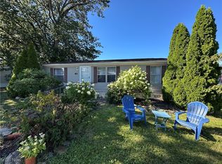 60 Flamingo Ave, Amherst, OH 44001