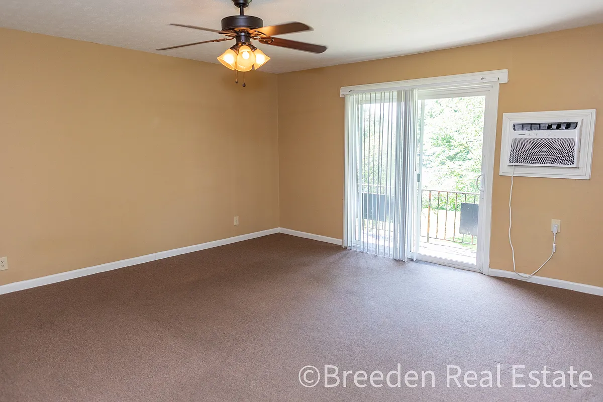 116-01: Maple Hall Apartments - 202 A — Photo 2