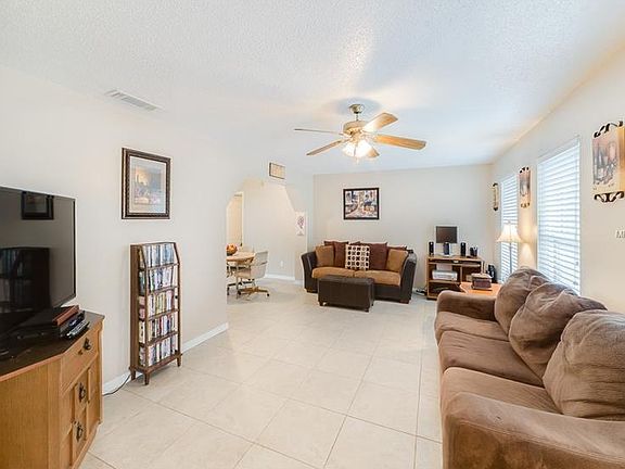 5th image of 1583 Canterbury Cir