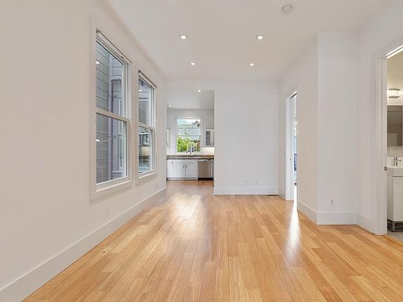5th image of 530 Noe St