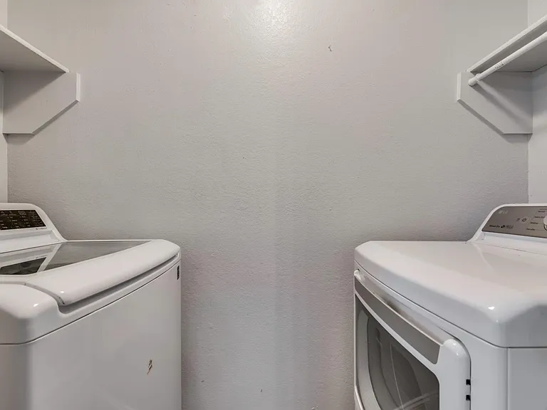 1002 Canary Ln — Photo 16