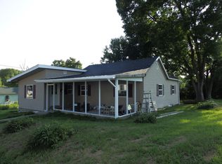 130 Bainbridge St, Barry, IL 62312