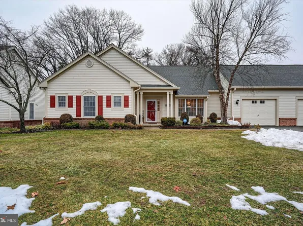 13 Hedge Row Rd, Princeton, NJ 08540