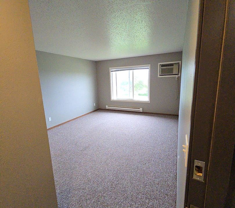 1st image of 1724 E Milwaukee Ave #7