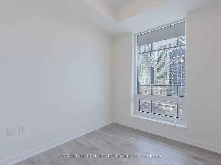 28 Freeland St #1307 — Photo 23