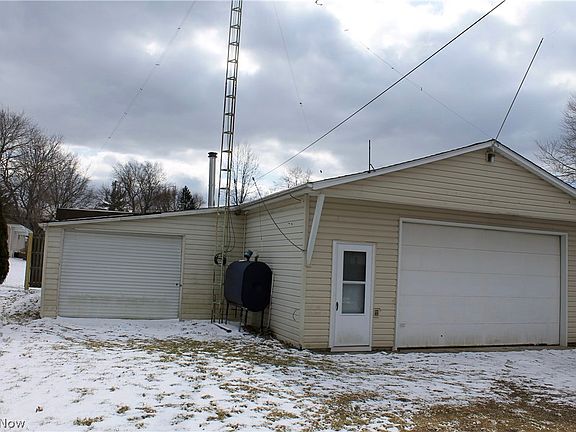 4th image of 3808 Prospect St