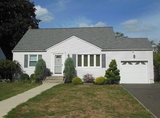 514 Fairway Rd, Linden, NJ 07036