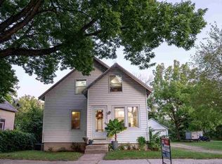 608 E Edgewater St, Portage, WI 53901