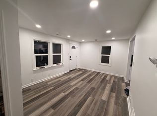 167 Osborne St, Commerce Township, MI 48382