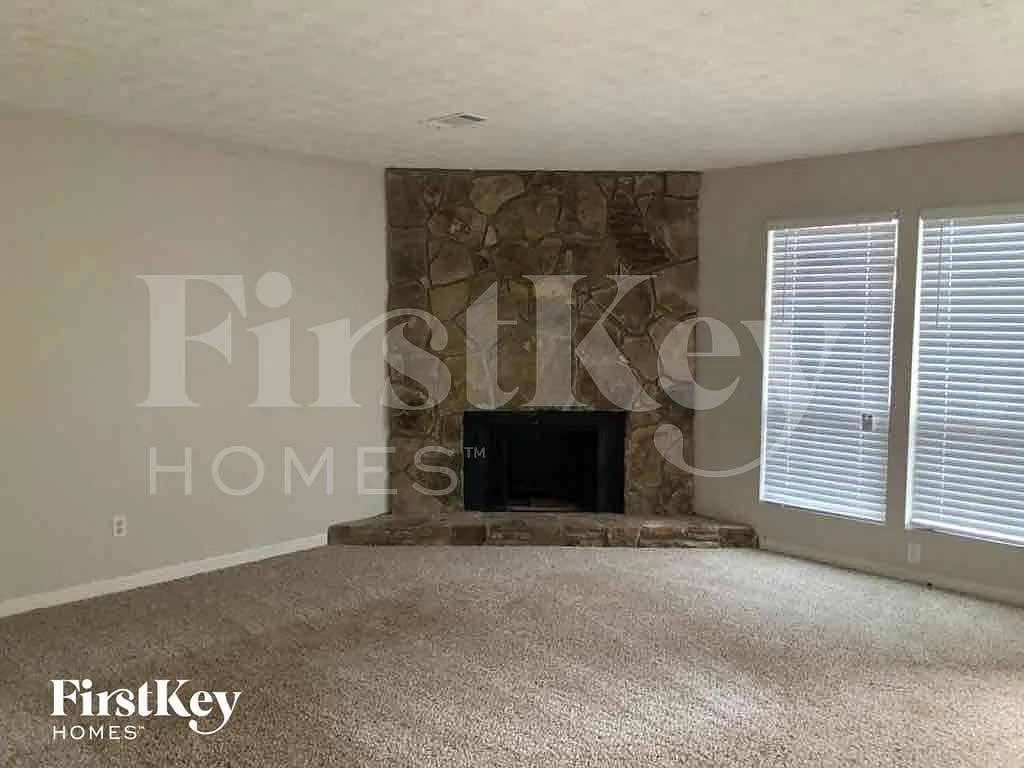 3 bed, 2.0 bath, 1516 sqft, $2,225 — Photo 3