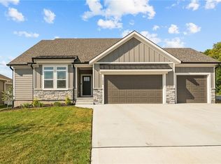 11808 E 231st St, Peculiar, MO 64078