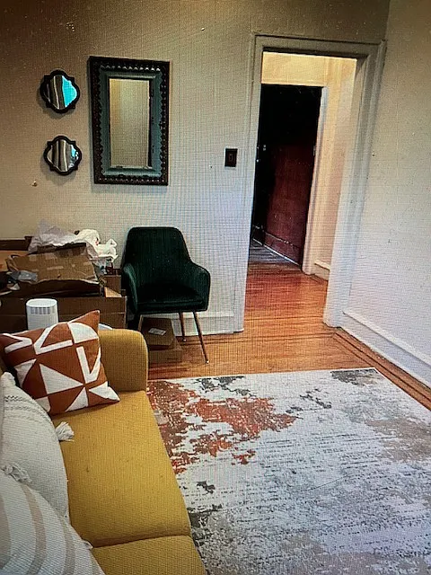 1 bed, 400 sqft, $1,260 — Photo 2