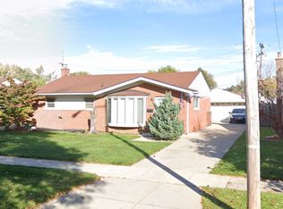 8646 Kinloch St, Dearborn Heights, MI 48127