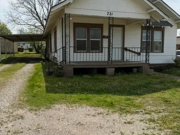 721 N Hinckley St, Holdenville, OK 74848