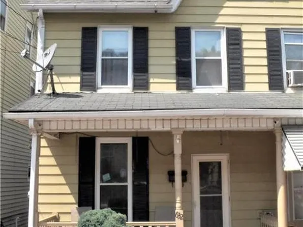 632 W Washington St, Slatington, PA 18080