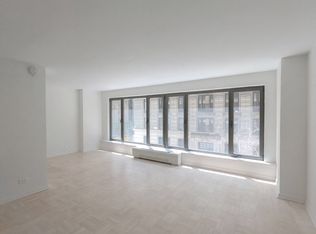 200 Central Park S APT 4K, New York, NY 10019