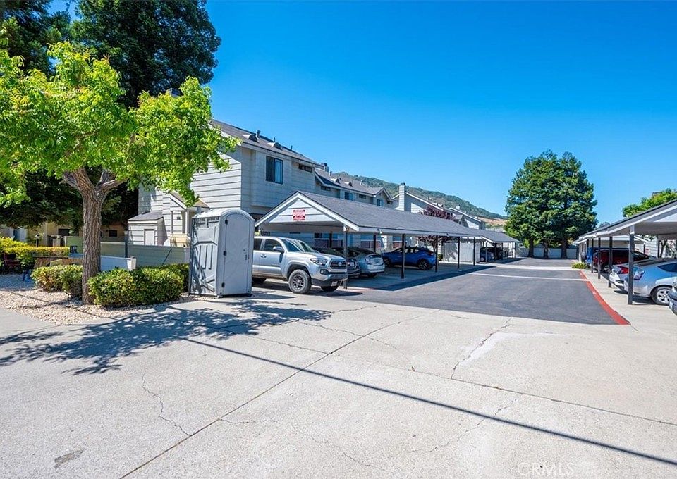 1st image of 365 N Chorro St