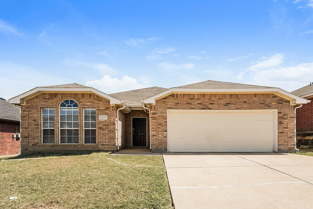 3 bed, 2.0 bath, 1692 sqft, $2,250 — Photo 1