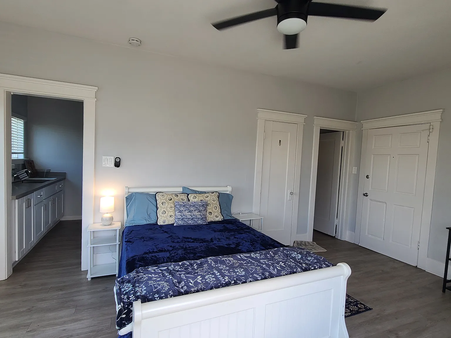 Studio, 450 sqft, $1,980 — Photo 3