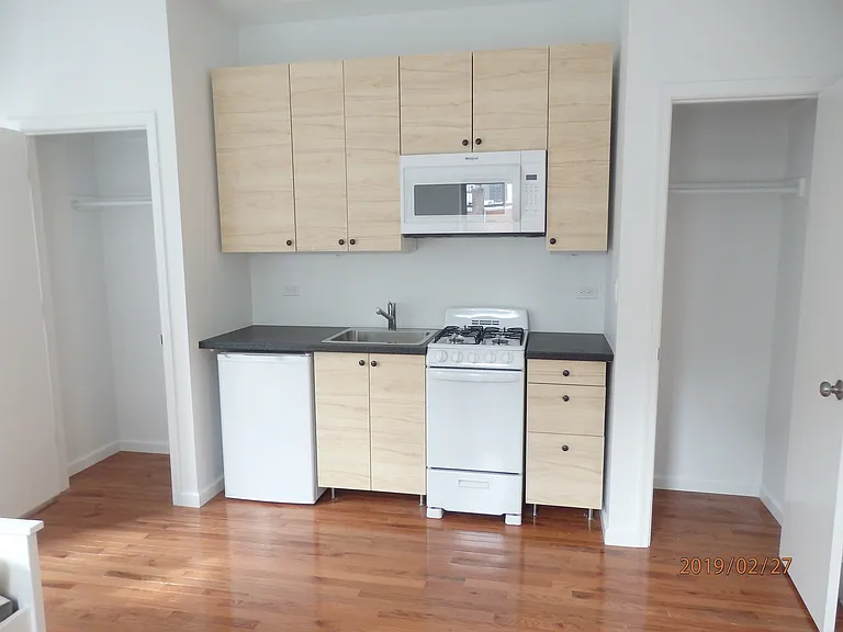 415 W 47th St #3A — Photo 3