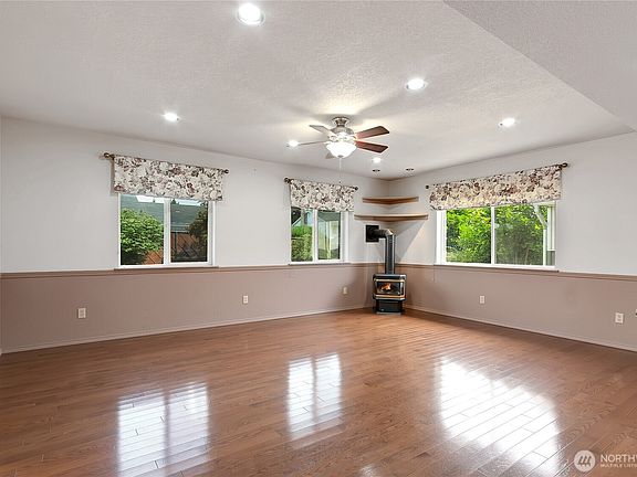 3rd image of 322 Ranger Drive SE