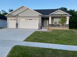 5697 Ridge Stone Ln, Marion, IA 52302