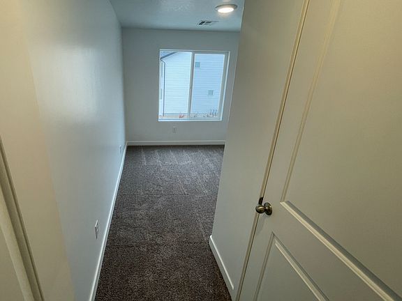 4th image of 517 S May Dr