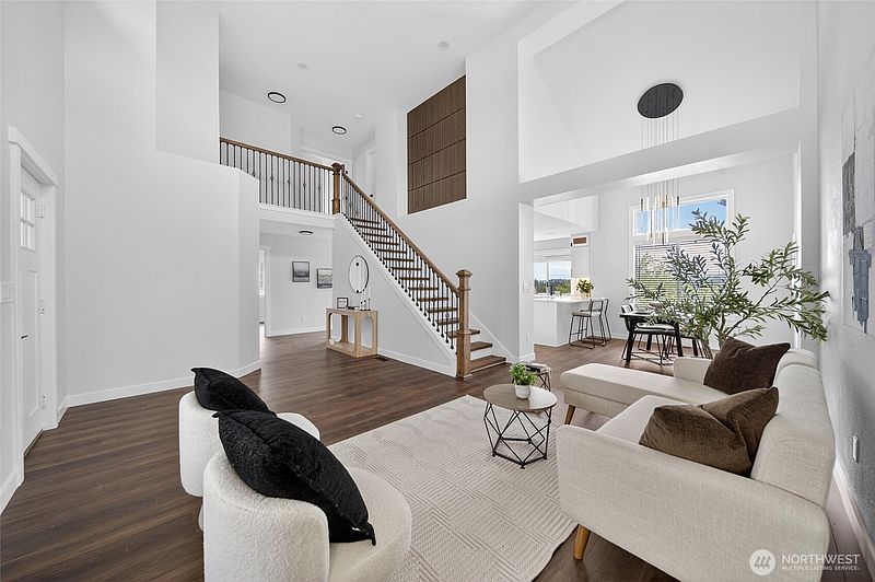 4th image of 2807 V Court SE