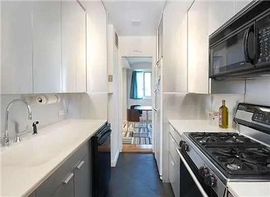 Sold by Warburg | media 22