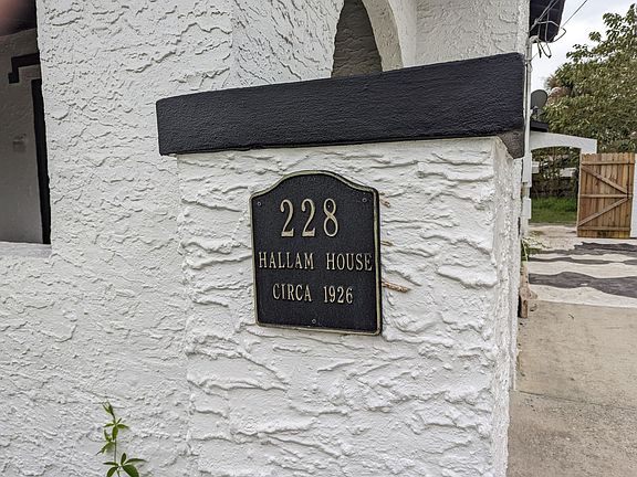 3rd image of 228 Carlton Ave