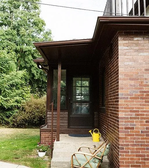 Rear entry to sun porch