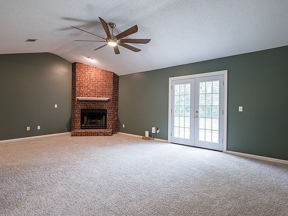 5th image of 104 Magnolia Dr