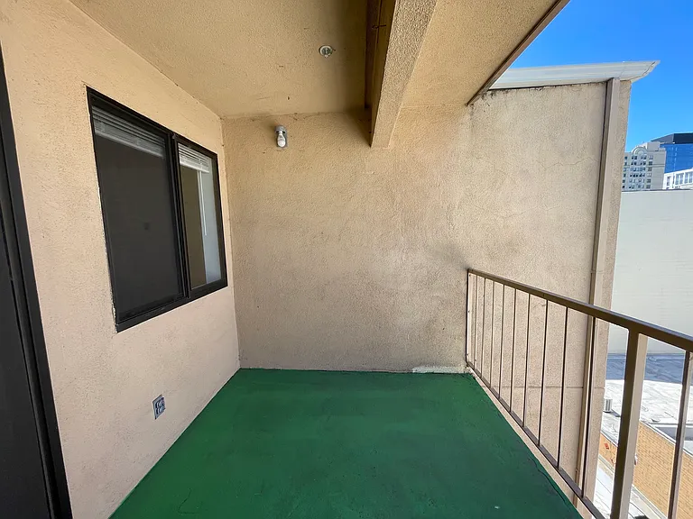 330 8th St #5D — Photo 7