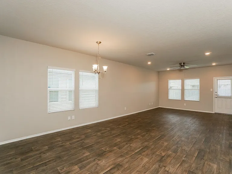 775 Monarch Dr — Photo 5