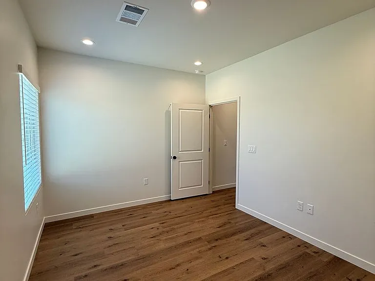 16806 Mairs Dr — Photo 25