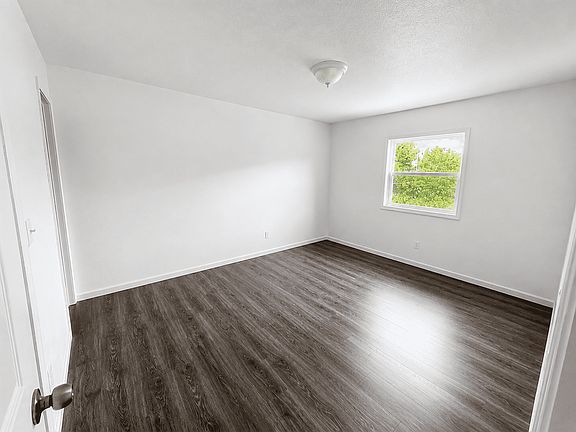 5th image of 2034 Catalpa Dr #E