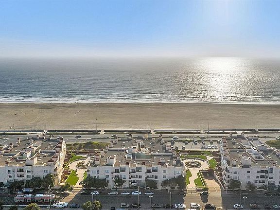 Oceanfront Condo San F
